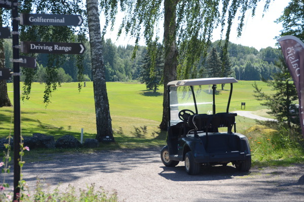 Boka golfbilen samtidigt med starttiden